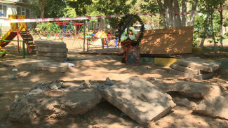 Юный астраханец погиб под бетонной плитой: подробности трагедии