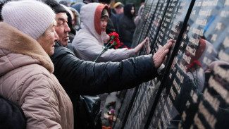 В Астрахани открыли мемориал в память о погибших участниках СВО