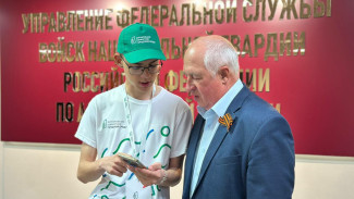 Астраханские волонтёры помогают жителям региона в голосовании за объекты благоустройства 