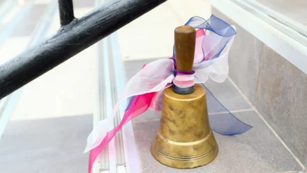 В школах Астраханской области прошли последние звонки