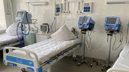 Коечный фонд в ковидных госпиталях Астраханской области заполнен на 90%