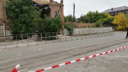 В Астрахани на улице Бакинской ограничили дорожное движение