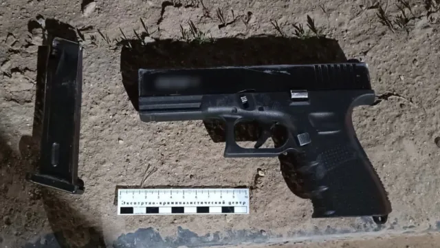 Житель Астрахани переделал сигнальный пистолет в боевое оружие