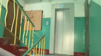 В Астраханской области заменят 43 устаревших лифта по 13 адресам 
