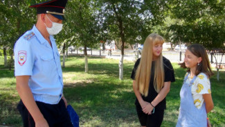 Под Астраханью полицейский спас из пожара 12-летнюю девочку