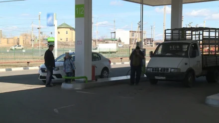 В Астраханской области на заправках выросли цены на газ и бензин