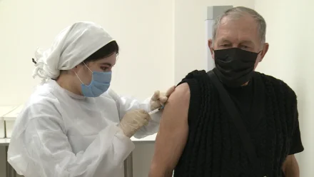В Астрахани в ТЦ “Ярмарка” от коронавируса привились более 1000 человек