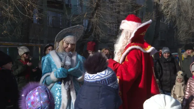 В Астрахани реализуется проект «В Новый год - всем двором»