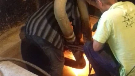 В Астрахани на 3-й Зеленгинской устраняют проблему с горячей водой