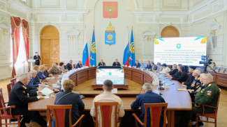 Астраханские ветераны обсудили с губернатором подготовку ко Дню Победы