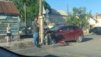 В Астрахани на улице 1-я Перевозная в ДТП пострадали два водителя