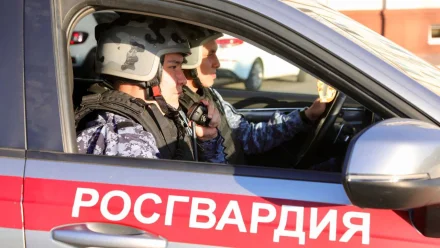 Задержан астраханец, который вёл себя непристойно возле колледжа