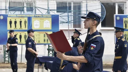 В Астрахани 46 молодых солдат приняли военную присягу