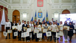 Игорь Бабушкин наградил лучших юных спортсменов Астраханской области