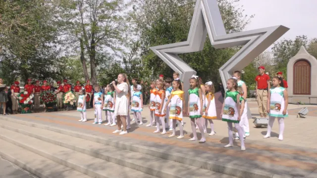 В Астрахани в АЦКК прошёл концерт ко Дню Победы