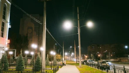 На улице Куликова в Астрахани появилась полуторакилометровая линия освещения
