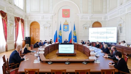 Губернатор Астраханской области поручил снизить коррупционные риски 