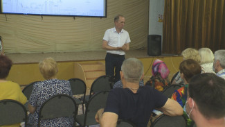 Председатель Думы Астрахани Игорь Седов отчитался перед избирателями 