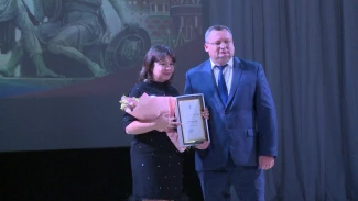 Председатель Облдумы поздравил камызякцев с Днём народного единства