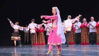 Астраханский государственный ансамбль песни и танца представил премьерную программу