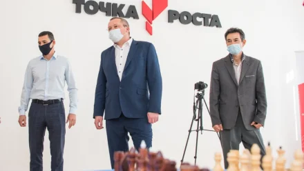 Игорь Мартынов посетил новую школу в селе Началово с рабочим визитом