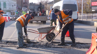 В Астрахани заменили деформационные швы на Сапожниковском мосту