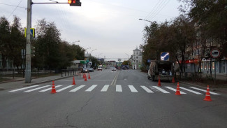 На дорогах Астрахани обновляют «зебры»