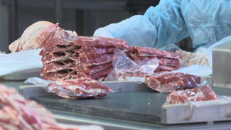 В астраханских магазинах известной торговой сети продавали опасные продукты