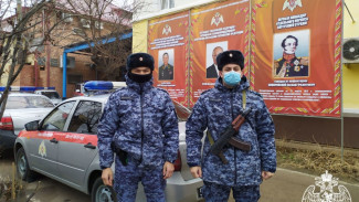 В Астрахани сотрудники Росгвардии нашли подростка, сбежавшего из интерната