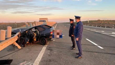 Под Астраханью в ДТП на трассе погибли три человека