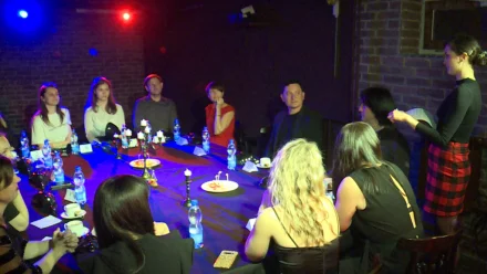 Актёры Астраханского драмтеатра сыграли в “Мафию” со зрителями