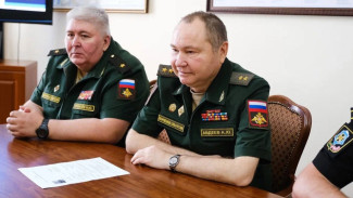 Работа пункта отбора на военную службу по контракту в Астрахани получила высокую оценку