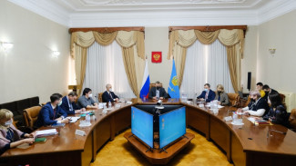 В Астраханской области все учебные заведения закрывать на карантин не планируют 