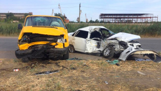 В Астрахани в лобовом столкновении погиб 43-летний водитель 