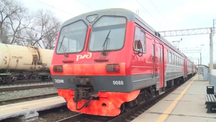 В Астрахани заработала сезонная электричка "Кутум - Дельта"