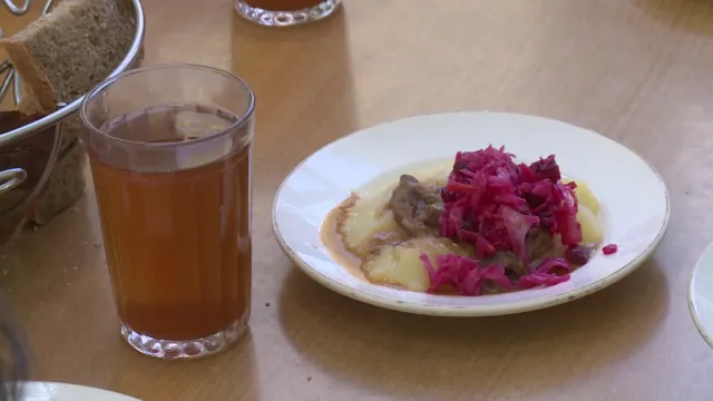В астраханских школах проверили качество бесплатного питания