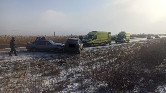 В Астраханской области в массовом ДТП пострадали 3 человека