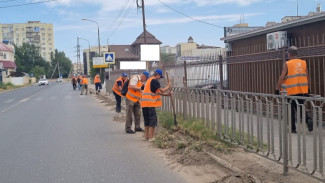 Коммунальщики приводят в порядок улицы Астрахани