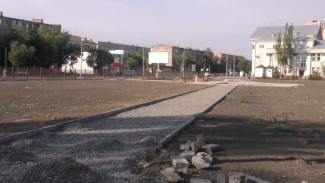 В Астрахани возобновили благоустройство парка у бывшего клуба ГРЭС