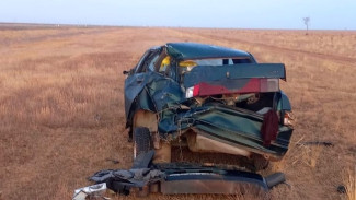 В Астраханской области в ДТП серьёзно пострадал водитель “Лады” 