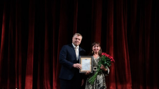 В Астрахани губернатор поздравил педагогов с профессиональным праздником 