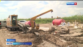 В Астрахани продолжаются работы на магистральном водоводе к микрорайону Бабаевского