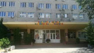 В Астрахани двухлетняя девочка получила ожоги, перевернув кастрюлю с борщом