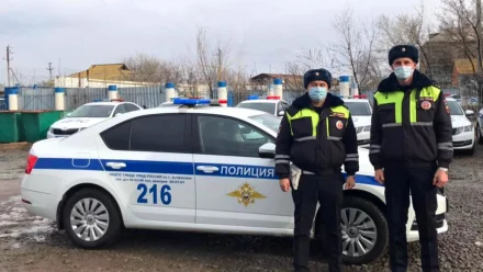 В Астрахани полицейские помогли мальчику с травмой языка добраться до больницы