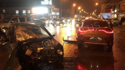 В Астрахани на Адмирала Нахимова водитель «Оки» устроил двойное ДТП