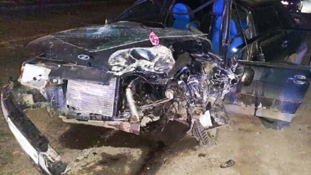 В ДТП с экскаватором под Астраханью пострадали парень и подросток