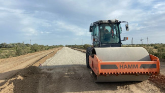 В Астраханской области ремонтируют дорогу «Образцово-Травино-Полдневое»