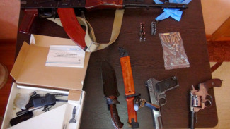 Астраханец незаконно хранил в квартире коллекцию оружия и боеприпасы