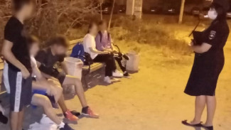 В Астрахани на 11 родителей составили протоколы за гуляющих по ночам детей