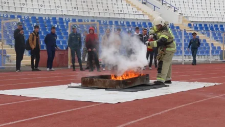 В Астрахани прошли соревнования по пожарно-спасательному спорту